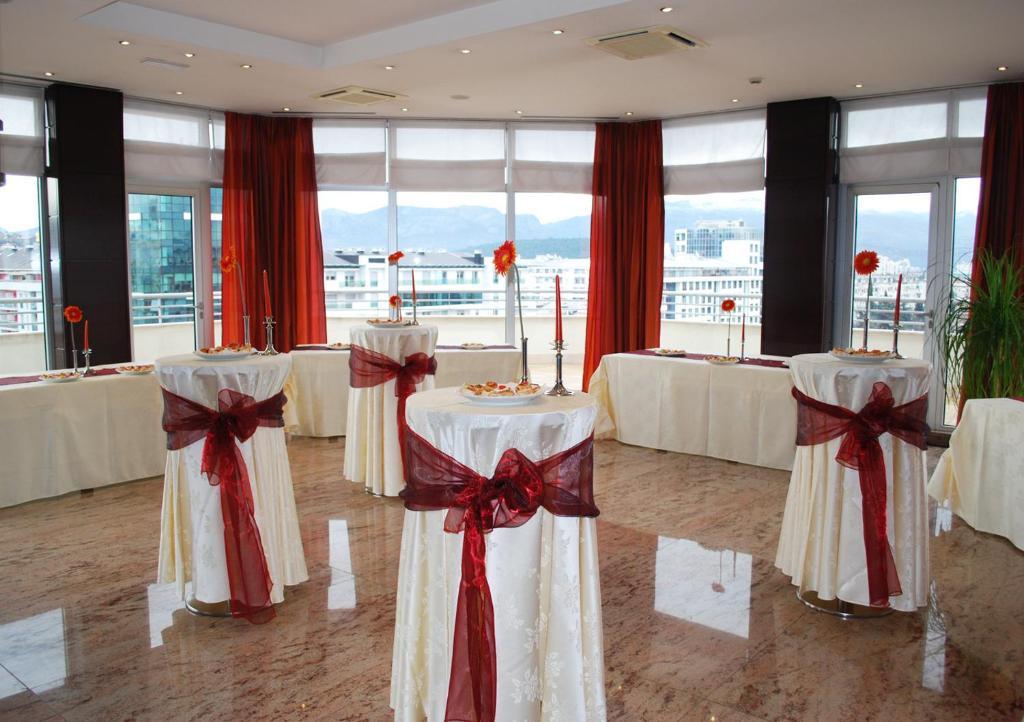Aparthotel Premier Ποντγορίτσα Εστιατόριο φωτογραφία